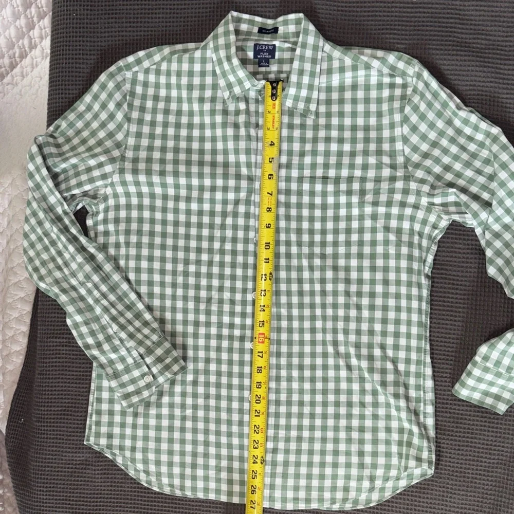 J. Crew Men’s Light Green and White Gingham Button-Down Large Shirt